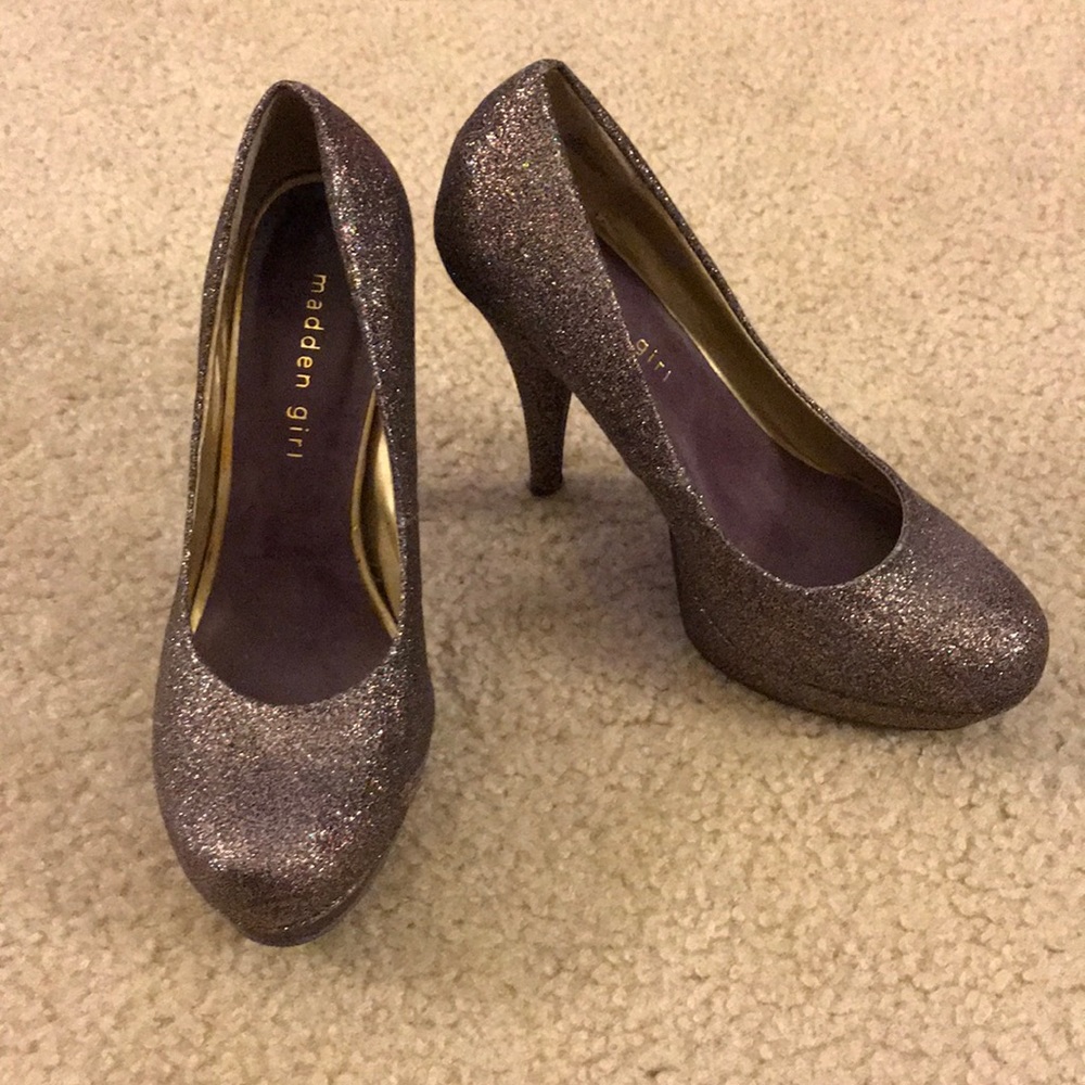 Madden girl glitter platform pumps.